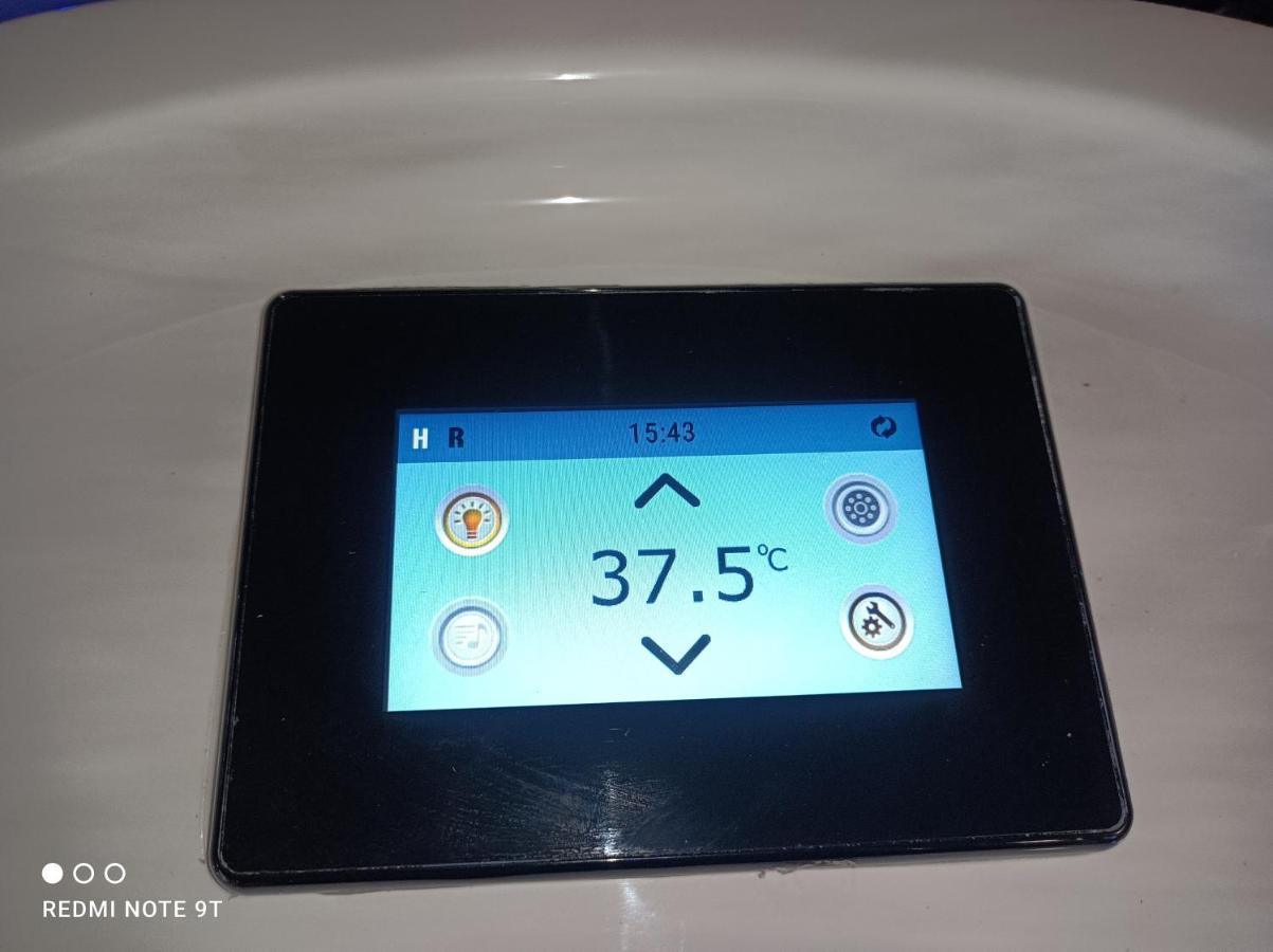 Sauna & Double Jacuzzi Interieur Et Sous Les Etoiles 1H30 Paris Ladon Екстер'єр фото
